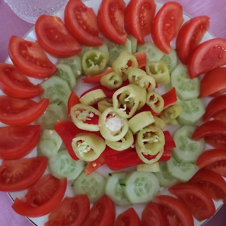 Holiday Bungalows & Food Plav Bilik gambar