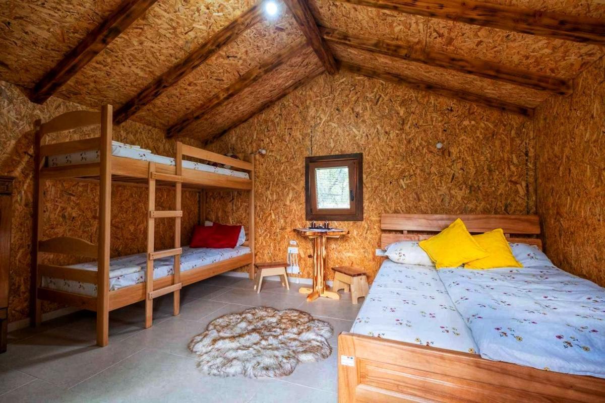 Holiday Bungalows & Food Plav Luaran gambar