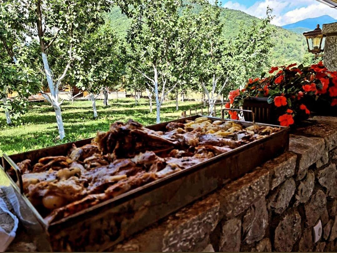 Holiday Bungalows & Food Plav Luaran gambar