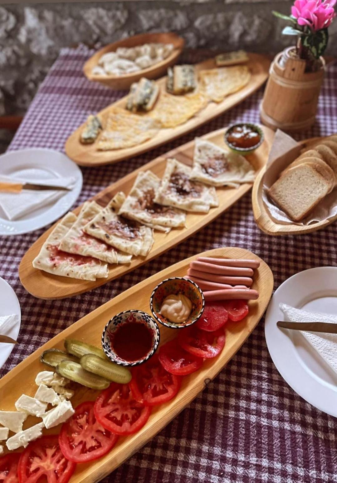 Holiday Bungalows & Food Plav Luaran gambar
