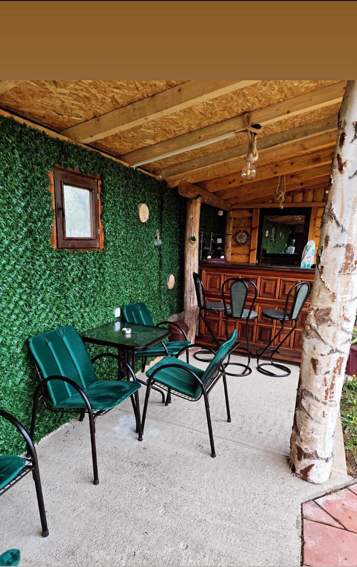 Holiday Bungalows & Food Plav Luaran gambar
