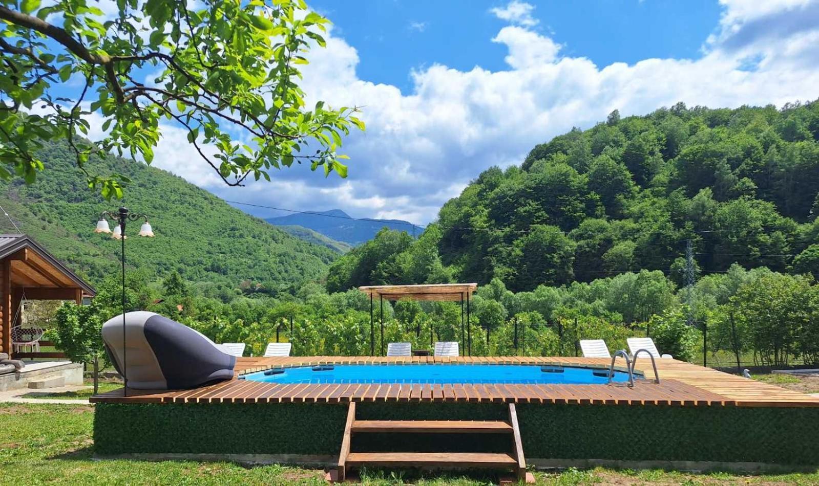 Holiday Bungalows & Food Plav Luaran gambar